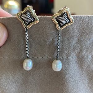 Quatrefoil Pearl earrings